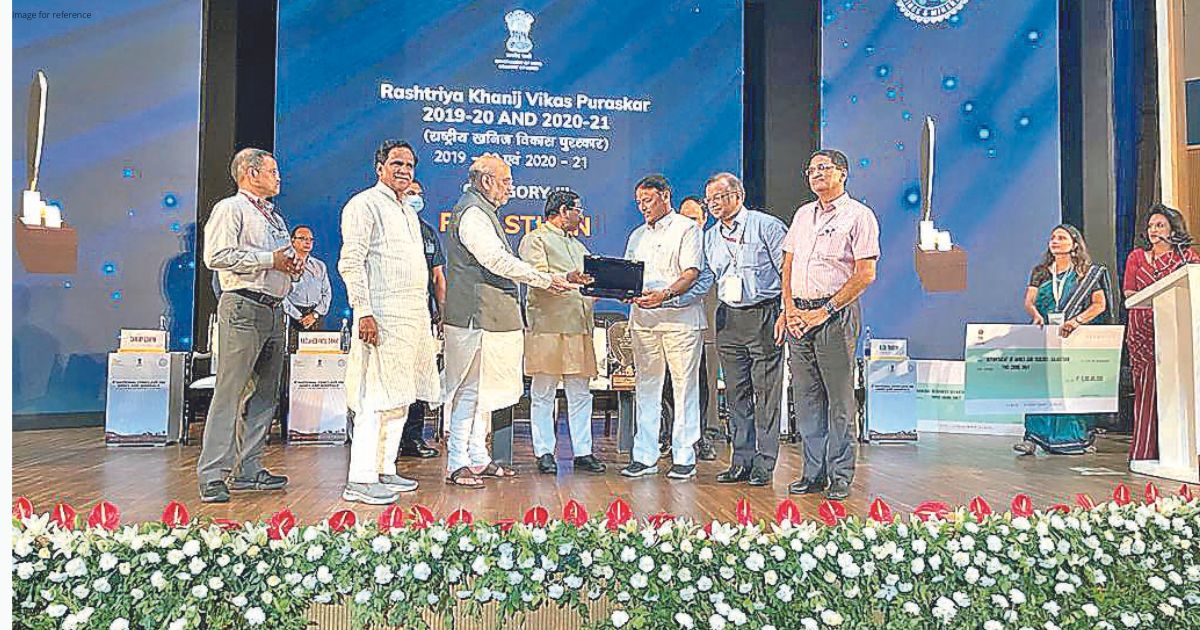 Mines Min Bhaya receives Nat’l  Mineral Devp Award from Shah